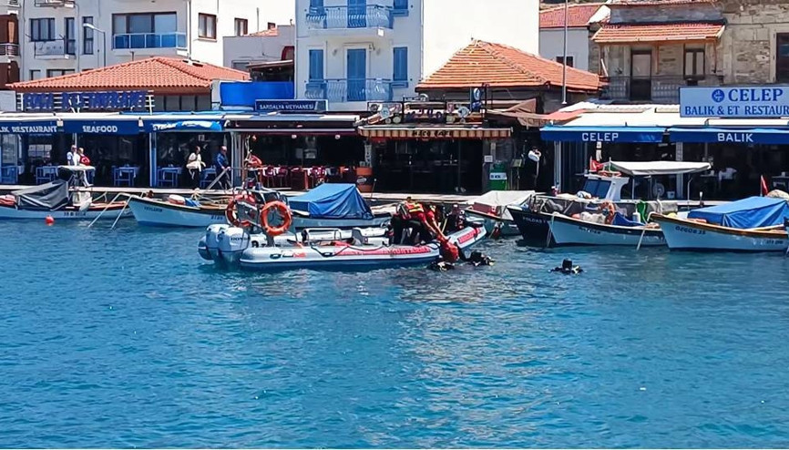 Foçada deniz dibi pırıl pırıl oldu