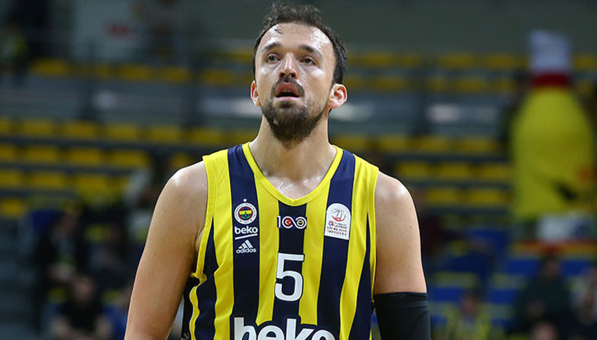 Sertaç Şanlı Fenerbahçe ve Anadolu Efes ile beraber Avrupa kupalarında ilki başardı