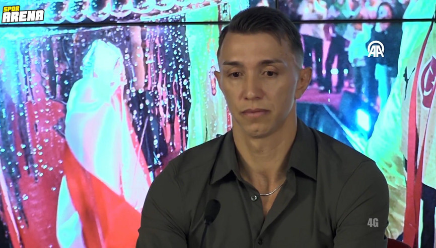 Galatasarayın kaptanı Fernando Muslera ayrılığı gözyaşlarıyla açıkladı: Yarın son maçıma çıkacağım