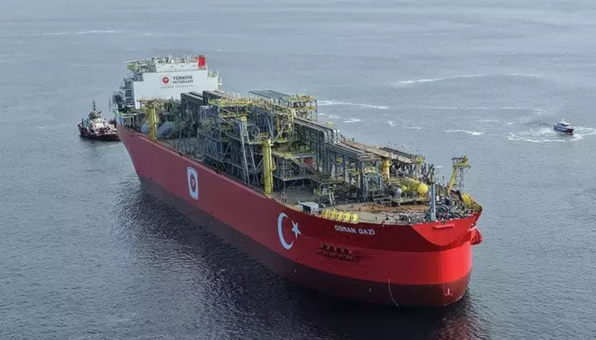 Osman Gazi İstanbul Boğazından geçti