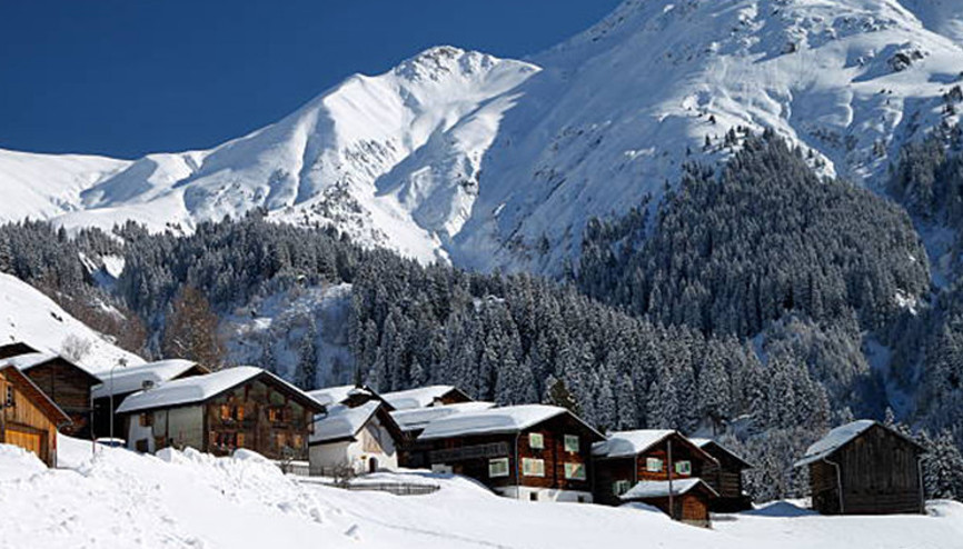 İsviçrede heyelan bir köyü yok etti