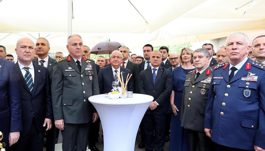 Dostluğumuz olağanüstü