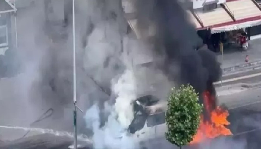 Diyarbakır’da yolcu minibüsü alev alev yandı