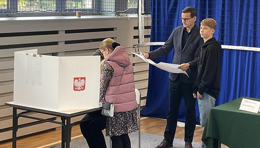 Polonyada cumhurbaşkanlığı seçimlerinin ikinci turu başladı