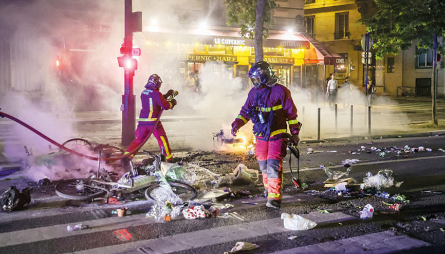 Kupa geldi Paris karıştı: 2 kişi öldü 559 gözaltı var