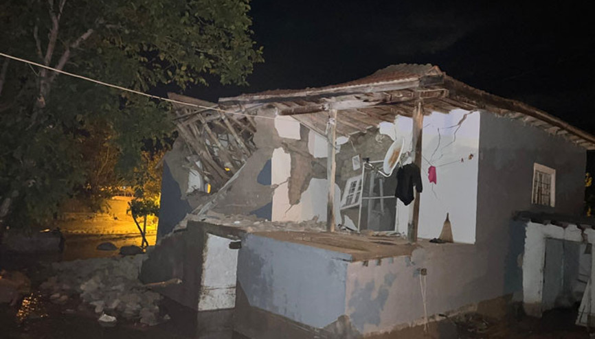 Kırşehir’de sel nedeniyle 1 ev yıkıldı, 3 ev ağır hasar gördü