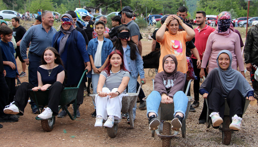 Kumlucada renkli şenlik Kumlucada renkli şenlik