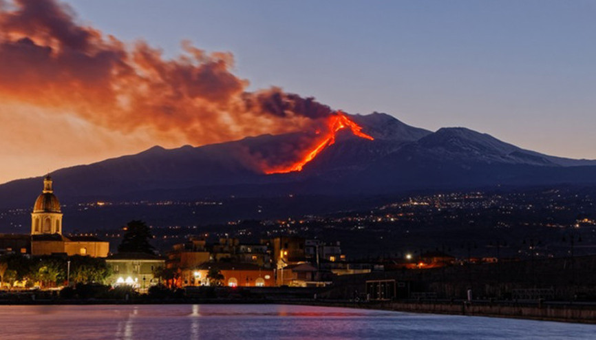 Etna Yanardağı nerede, hangi ülkededir Etna Yanardağı en son ne zaman patladı
