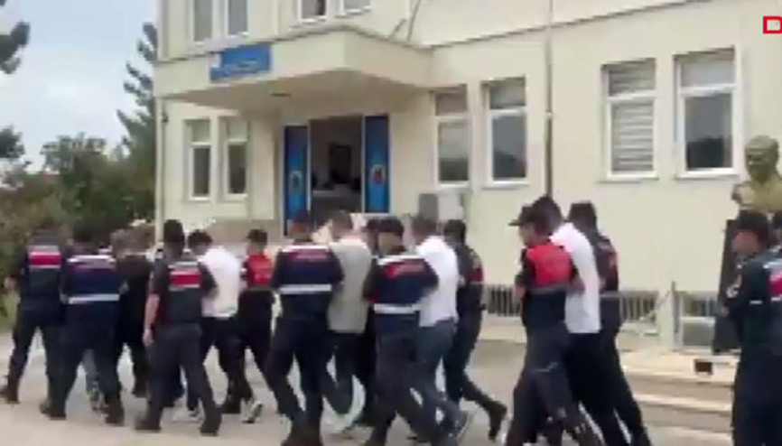 11 ayrı organize suç örgütüne yönelik operasyonlarda, 90 şüpheli yakalandı