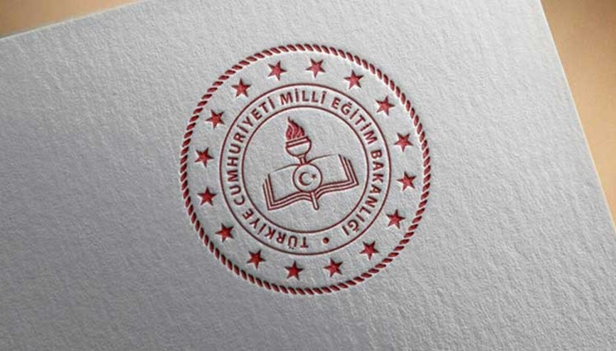 Üsküdar Amerikan Lisesinden LGBT simgeli afişlere ilişkin açıklama Üsküdar Amerikan Lisesinden LGBT simgeli afişlere ilişkin açıklama