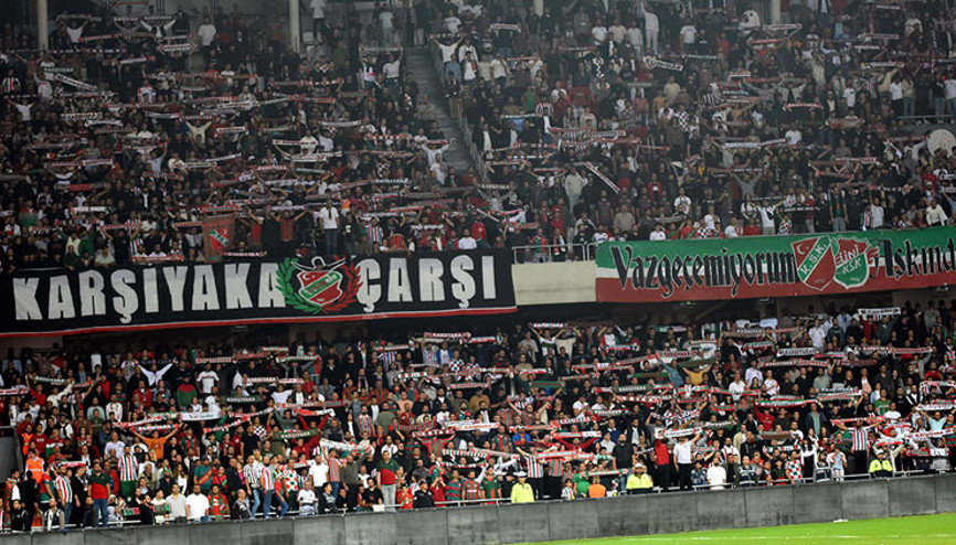 Karşıyakada camia devrede