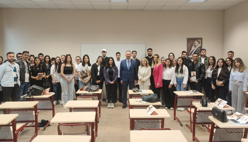 Özcan, öğrencilerle buluştu