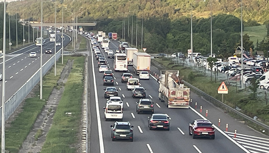 Tatilciler yola çıktı: Yollarda bayram trafiği artıyor