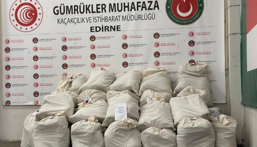 Kaçakçılar uyuşturucuları cihazla takibe almışlar Tam 318 kilo uyuşturucu ele geçirildi