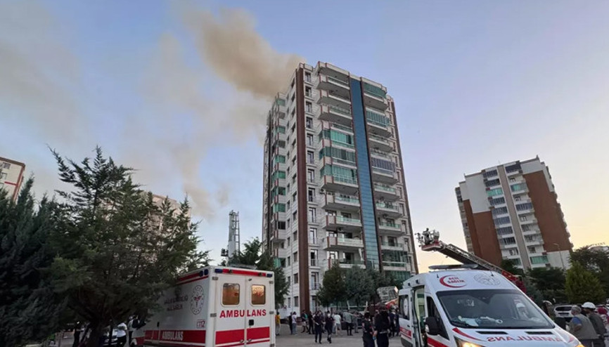Son dakika haberi... Diyarbakırda 13 katlı apartmanda yangın: 3ü çocuk, 4 kişi hayatını kaybetti