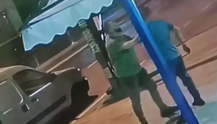 Trafik kavgasında ölümcül yumruk Yere devirdiği adama kalp masajı yaptı