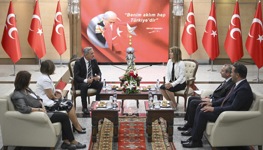 Siyasi partiler arasında bayramlaşma ziyareti... MHP ve DEM Partiden Terörsüz Türkiye mesajları