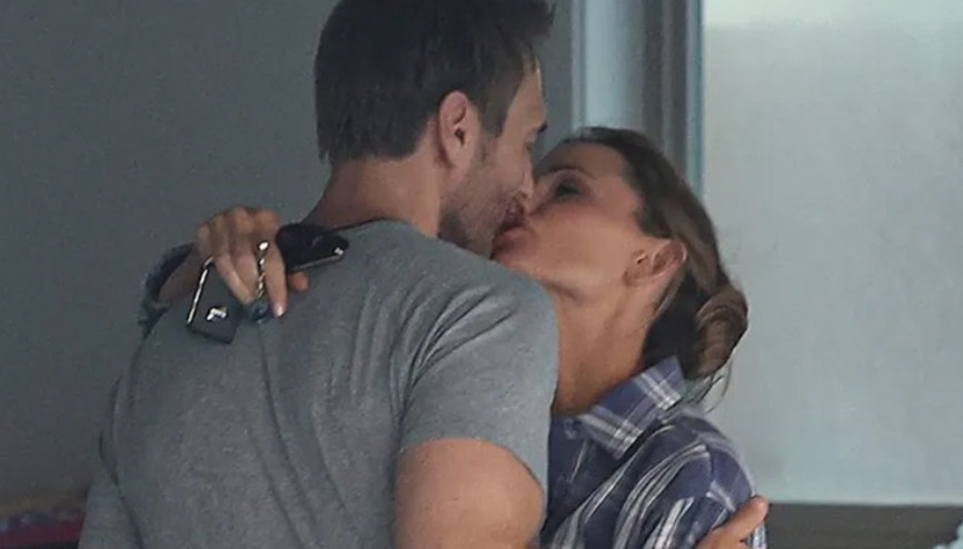 Ünlü çifti adım adım takip edip yakaladılar: Garaj kapısında aşk oyunları