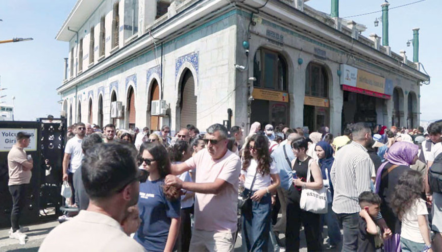 Adalar doldu taştı