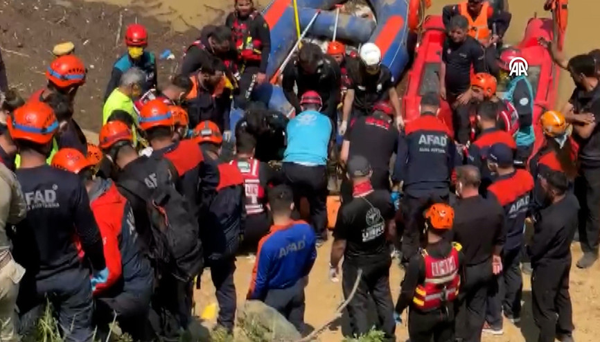 Trabzonda selde kaybolan kişinin cansız bedenine ulaşıldı