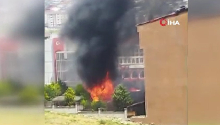 Son dakika... Esenyurtta erkek öğrenci yurdunda yangın