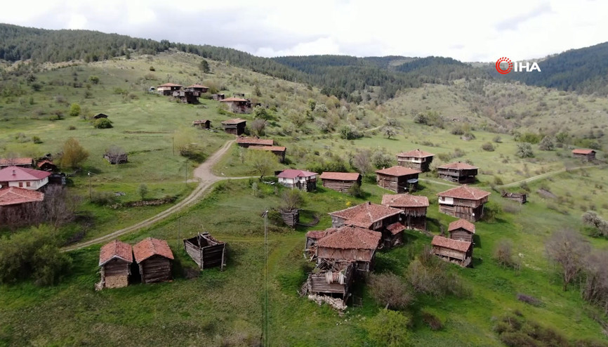 Kastamonunun tarihi köy evleri güzelliğiyle büyülüyor