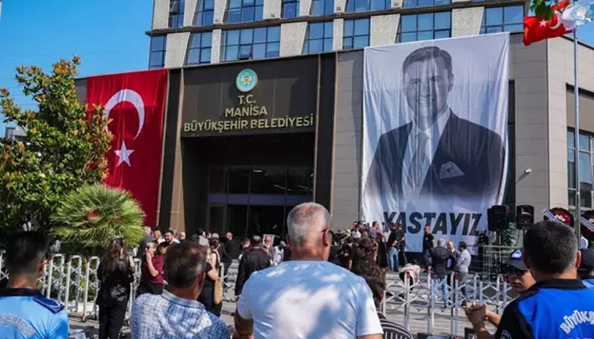 Manisa Büyükşehir Belediye Başkanı Ferdi Zeyrek’e veda