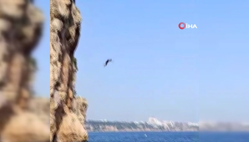 40 metrelik falezlerden atlayıp ağır yaralanan gencin tedavisi devam ediyor