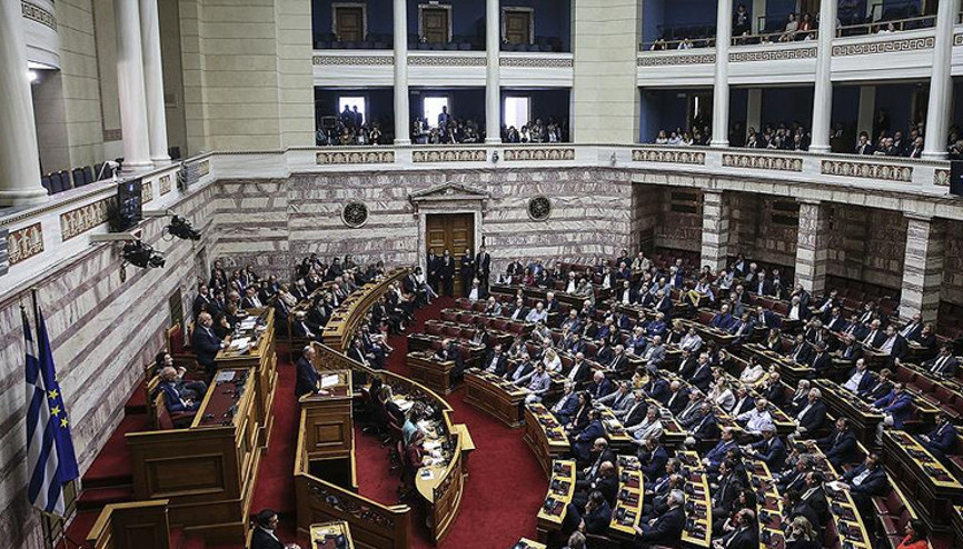 Yunanistanda aşırı sağcı 3 meclis üyesinin milletvekilliği düşürüldü Yunanistanda aşırı sağcı 3 meclis üyesinin milletvekilliği düşürüldü
