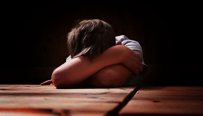 Dört yaşındaki kızını taciz edip görüntülerini sattı Dört yaşındaki kızını taciz edip görüntülerini sattı