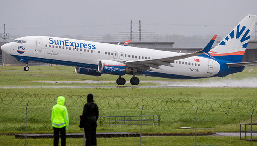 Uçakta sigara içen yolcu Berlin’de indirildi