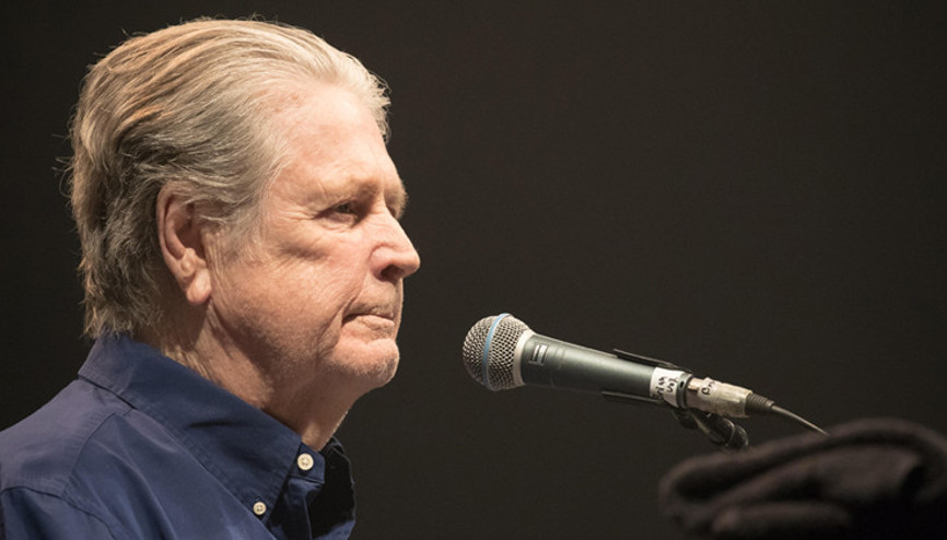 Demansla boğuşan ünlü şarkıcı vefat etti... Karısı ona bebek gibi bakmıştı... Geçen yıl onu kaybedince vesayet altına alındı