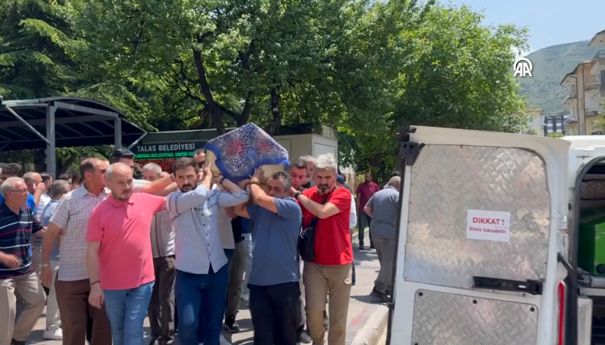 KKKA şüphesiyle tedavi gören İlknur Ekinci, hayatını kaybetti