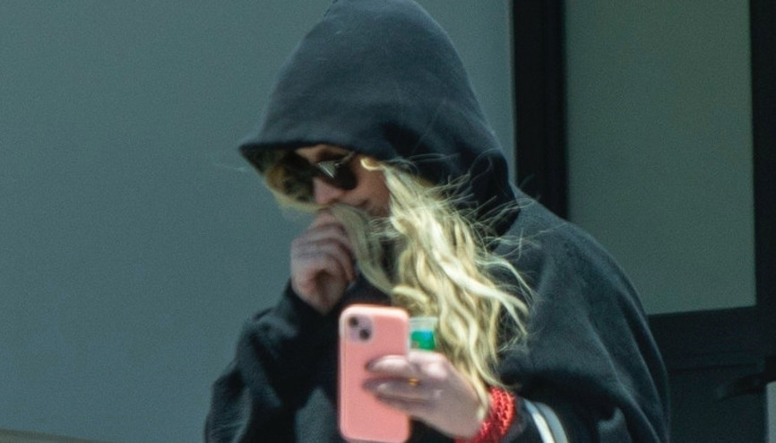 Eski sevgililerine ateş püskürdü: Köpeklerini onlardan daha çok sevdim... Çok zalim adamlardı, bir gün bile elimi tutmadılar