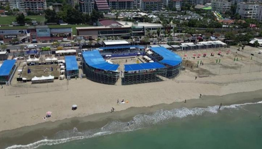 Plaj voleybolunun kalbi Alanyada atıyor