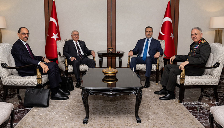 Son dakika: Güvenlik Zirvesi 4 saat sürdü... Dışişleri Bakanı Hakan Fidan: Olası senaryolara göre tüm tedbirleri alıyoruz Son dakika: Güvenlik Zirvesi 4 saat sürdü... Dışişleri Bakanı Hakan Fidan: Olası senaryolara göre tüm tedbirleri alıyoruz