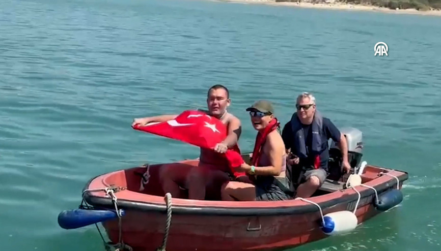 Tuna Tunca, Manş Denizini geçen ilk otizmli Türk sporcu oldu