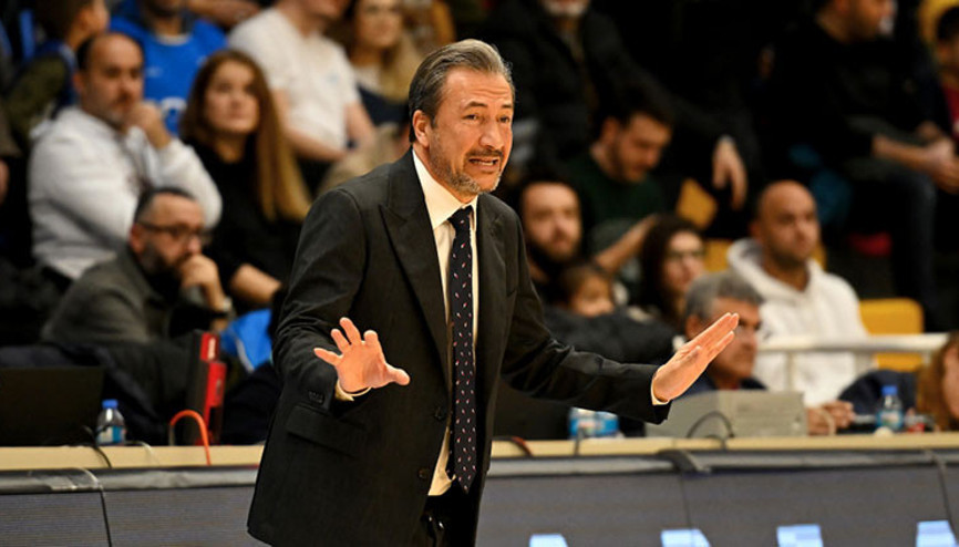 Anadolu Efes, Luca Banchi ile yollarını ayırdı