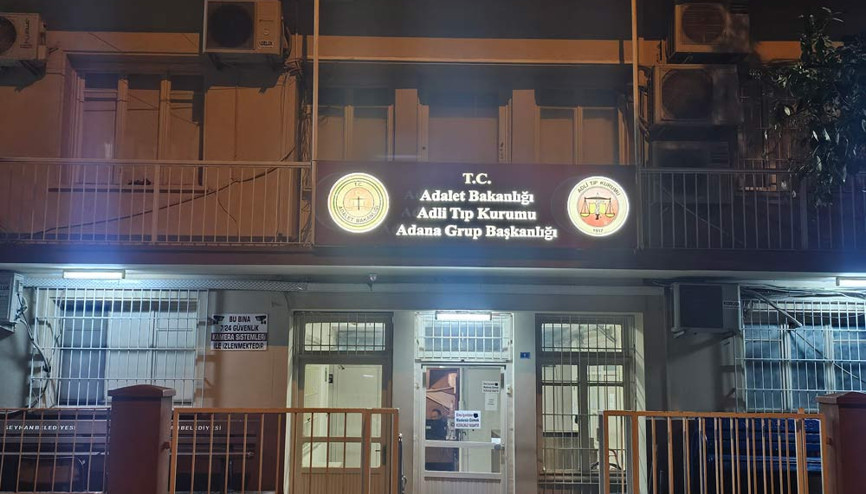 Adanada kahreden olay Sulama kanalına düşen kamyonette baba ve 2 kızı hayatını kaybetti