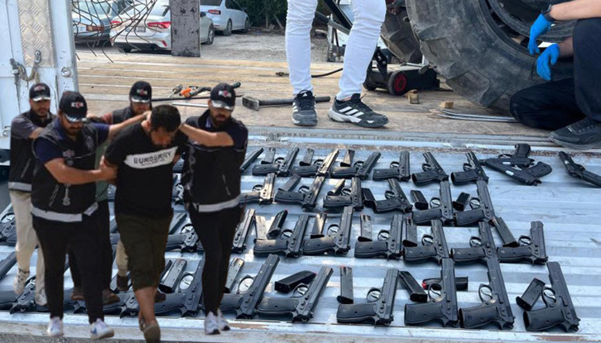 Adanada 450 tane yakalandı Tarım ekipmanlarının içine gizlenmiş