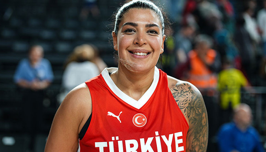 Tilbe Şenyürek, milli takımın Avrupa Şampiyonasında gruptan çıkacağını düşünüyor