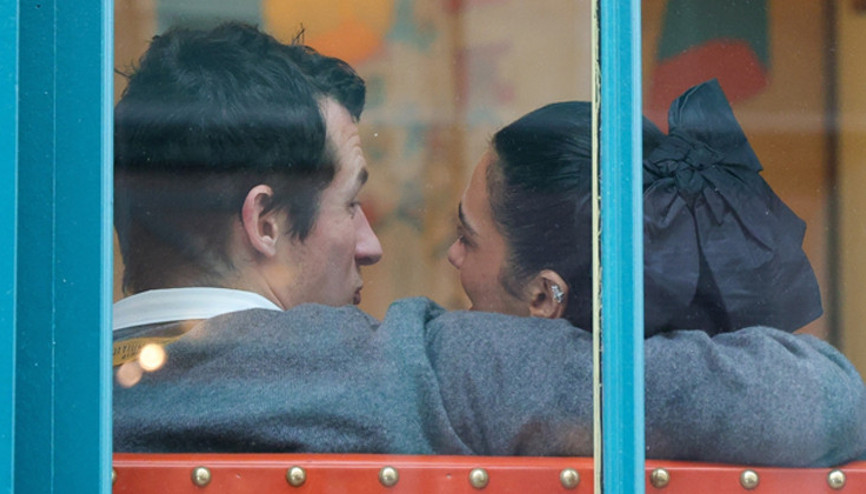 Artık gizli köşelerde buluşmuyorlar... Kaderden kaçamayıp aşık oldular... Ünlü çift evlilik yolunda