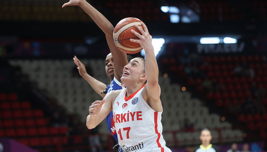 Potanın perileri ilk maçta mağlup