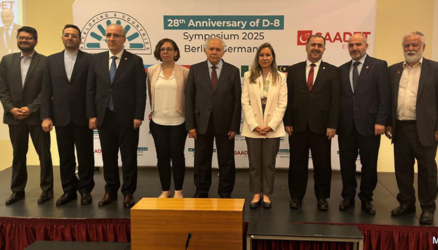 Berlin’de D-8 zirvesi