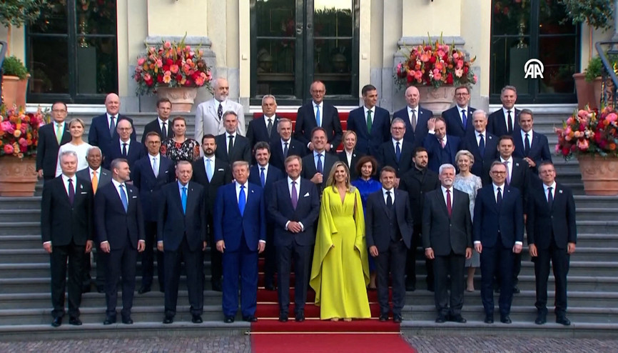 Cumhurbaşkanı Erdoğan, Laheyde... NATO Liderler Zirvesinde aile fotoğrafı