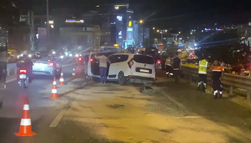 İstanbul - Pendik’te 6 aracın karıştığı zincirleme trafik kazasında 1i çocuk 5 kişi yaralandı İstanbul - Pendik’te 6 aracın karıştığı zincirleme trafik kazasında 1i çocuk 5 kişi yaralandı