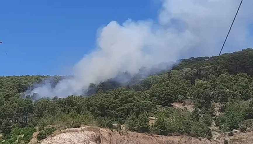 Antalya’nın Kumluca ilçesinde orman yangını Antalya’nın Kumluca ilçesinde orman yangını
