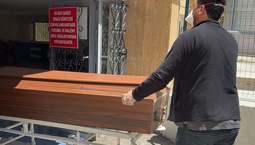Tek ısırıkla gelen ölüm Peş peşe acı haberler: Yozgatta ve Gümüşhanede iki kişi yaşamını yitirdi Tek ısırıkla gelen ölüm Peş peşe acı haberler: Yozgatta ve Gümüşhanede iki kişi yaşamını yitirdi