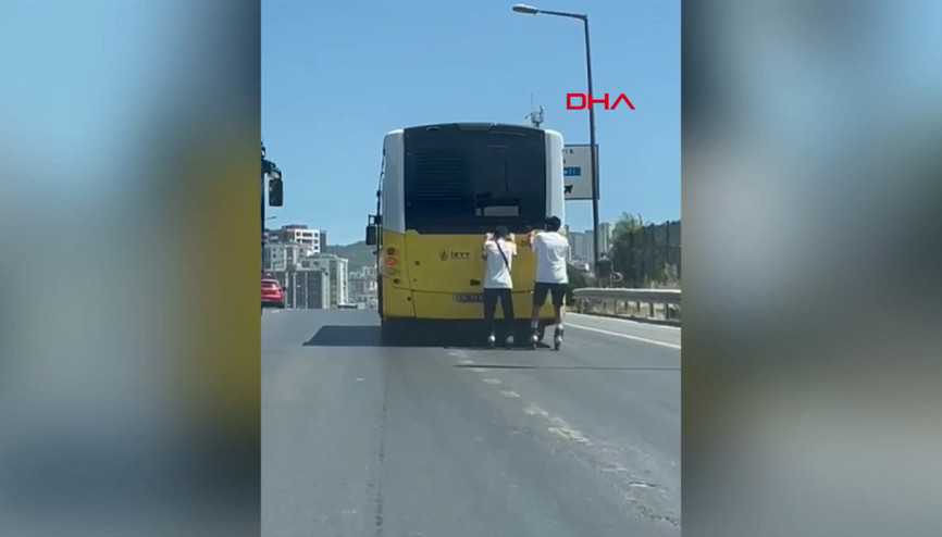 Kartal’da patenli gençlerin tehlikeli yolculuğu kamerada Kartal’da patenli gençlerin tehlikeli yolculuğu kamerada