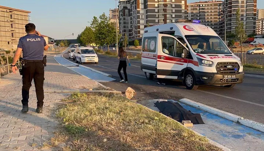 Yön levhasına çarpan 14 yaşındaki Azra hayatını kaybetti